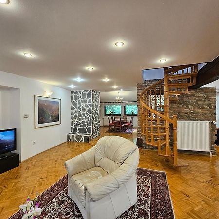 Apartment Nina With Private Terrace Tour As לובליאנה מראה חיצוני תמונה