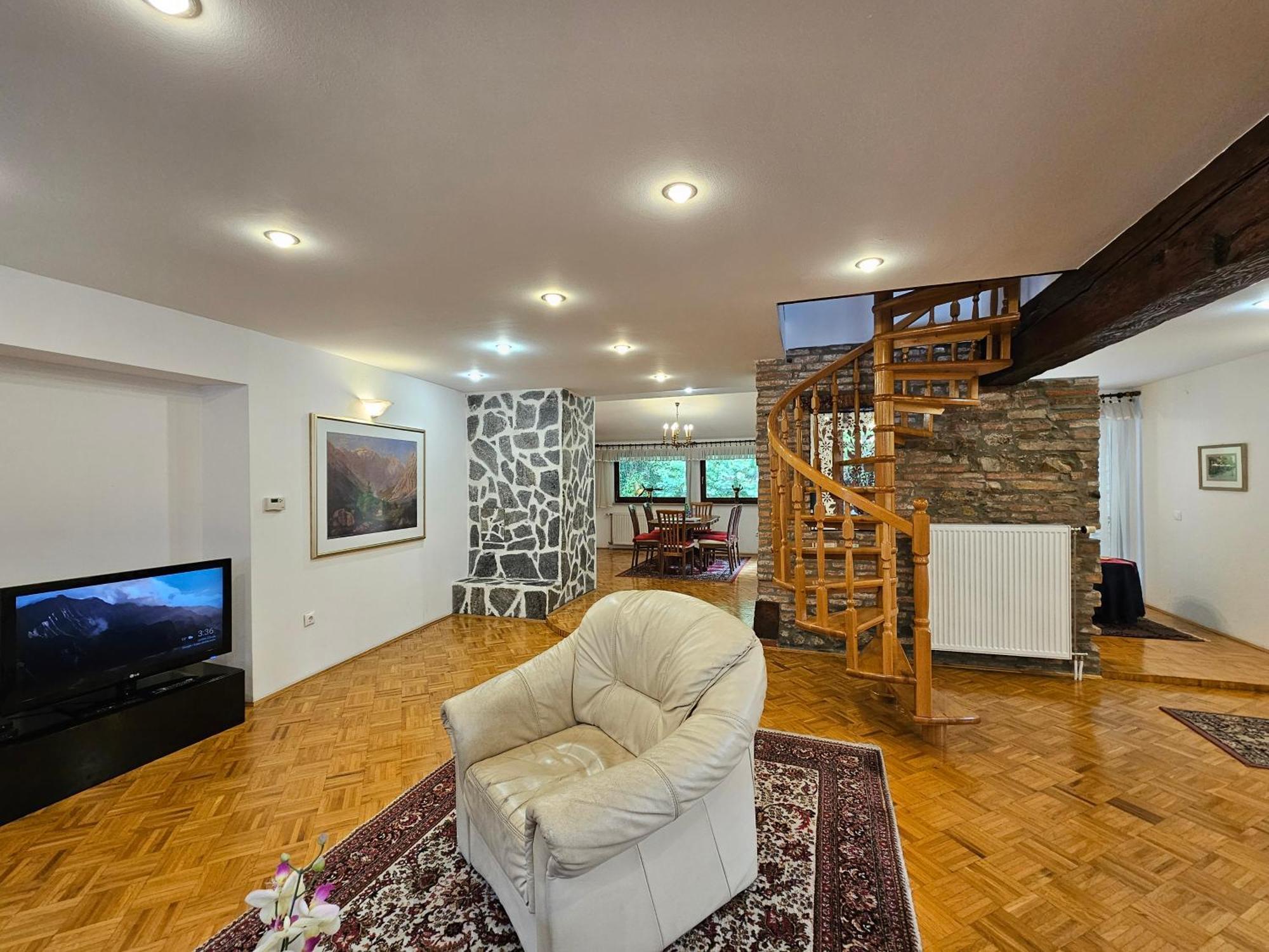 Apartment Nina With Private Terrace Tour As לובליאנה מראה חיצוני תמונה